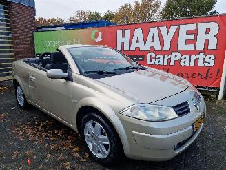 dommages  camping cars Renault Mégane 1.6 16v privilege luxe 2004/8
