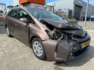 skadebil auto Toyota Prius Plus Wagon 1.8 Aspiration Limited 2016/3