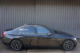 skadebil auto BMW 3-serie 320d 2.0 120kW Automaat Led EDE Luxury 2016/1