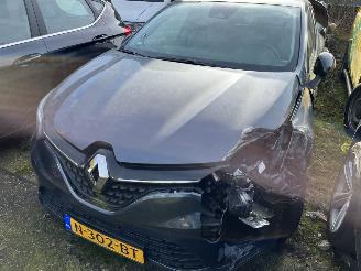 uszkodzony skutery Renault Clio 1.0 TCE Zen 2021/9
