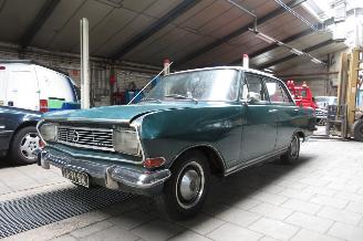 dommages vélos Opel Rekord SEDAN UITVOERING, BENZINE 1966/6