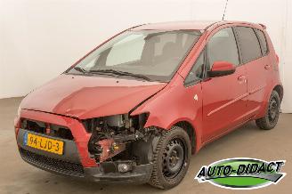 damaged passenger cars Mitsubishi Colt 1.3 Airco Intro Edition 2010/4