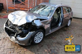 dañado caravana BMW 3-serie E91 320i 2010/6